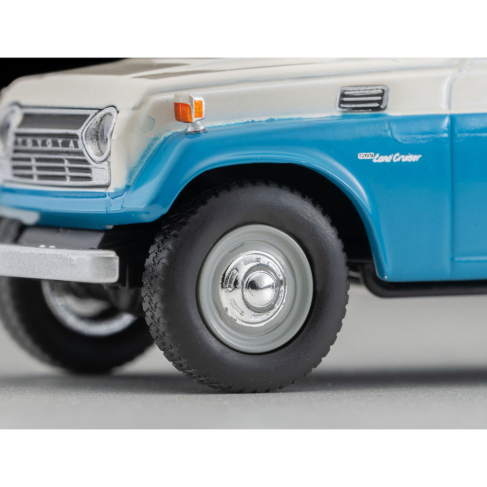 
                  
                    Tomica Limited Vintage LV-104d Toyota Landcruiser FJ56V 1:64
                  
                