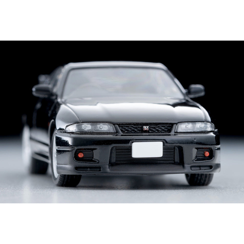 
                  
                    Tomica Limited Vintage Neo LV-N308d Nissan Skyline GT-R V-spec 1995 1:64
                  
                