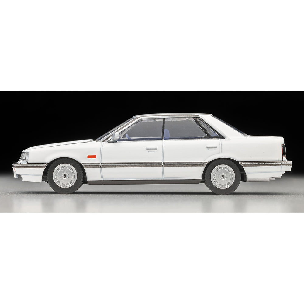 
                  
                    Tomica Limited Vintage Neo LV-N351a Nissan Skyline 4 Door 1800 Passage 1985 1:64
                  
                
