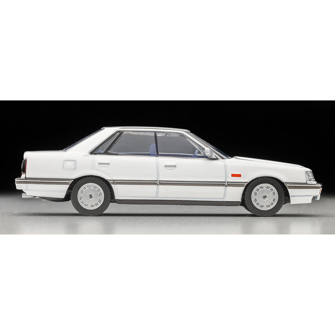 【新品】TOMICALIMITEDVINTAGENEO ニッサンスカイライン Takara Tomy / Tomica Limited Vintage Neo Nissan Skyline