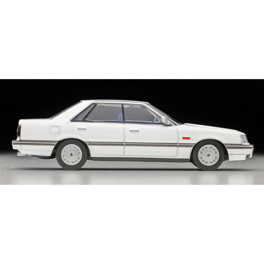 
                  
                    Tomica Limited Vintage Neo LV-N351a Nissan Skyline 4 Door 1800 Passage 1985 1:64
                  
                
