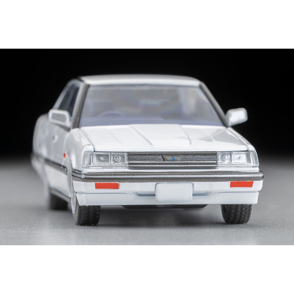 
                  
                    Tomica Limited Vintage Neo LV-N351a Nissan Skyline 4 Door 1800 Passage 1985 1:64
                  
                