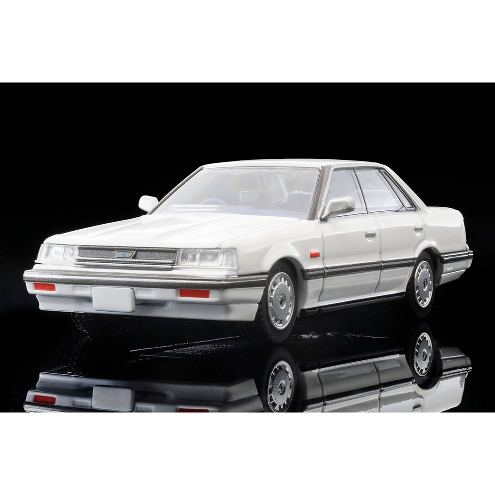 
                  
                    Tomica Limited Vintage Neo LV-N351a Nissan Skyline 4 Door 1800 Passage 1985 1:64
                  
                