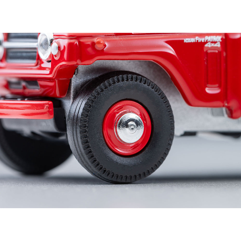 
                  
                    Tomica Limited Vintage LV-31c Nissan Patrol Feuerwehr 1:64
                  
                