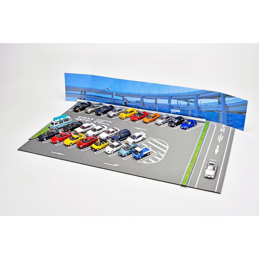 Tomica Tomicarama 13a Daikoku Parkplatz Matte B & Toyota Chaser 2.5 Tourer V 1998