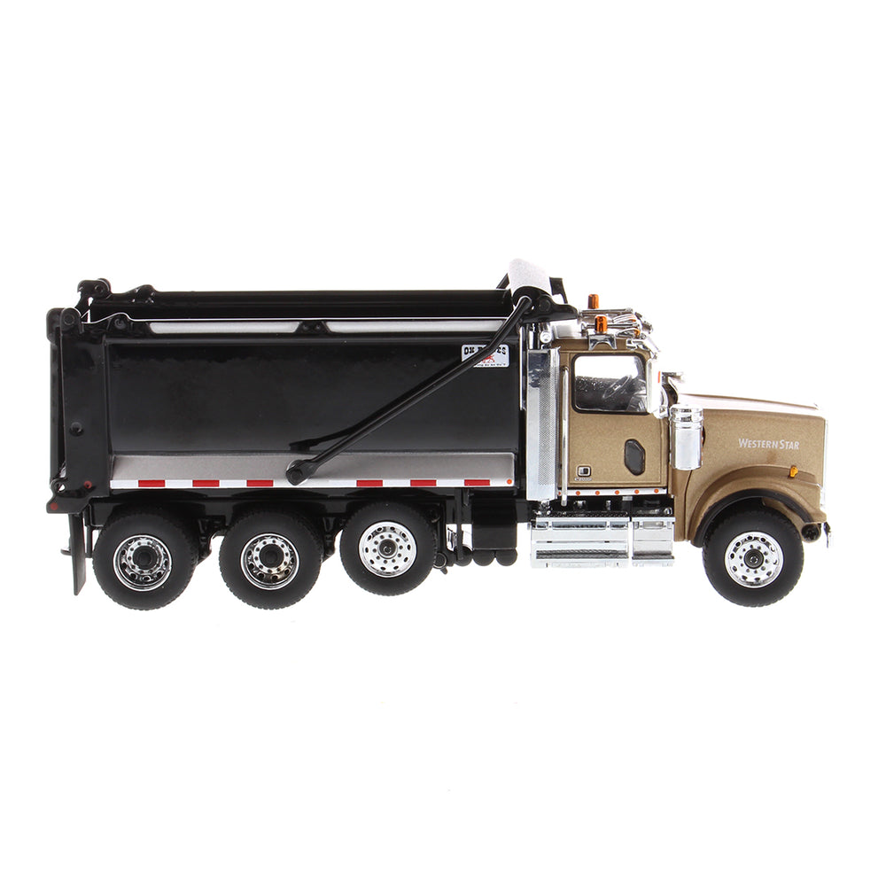 
                  
                    Diecast Masters 71080 Western Star XO Dumper 2
                  
                