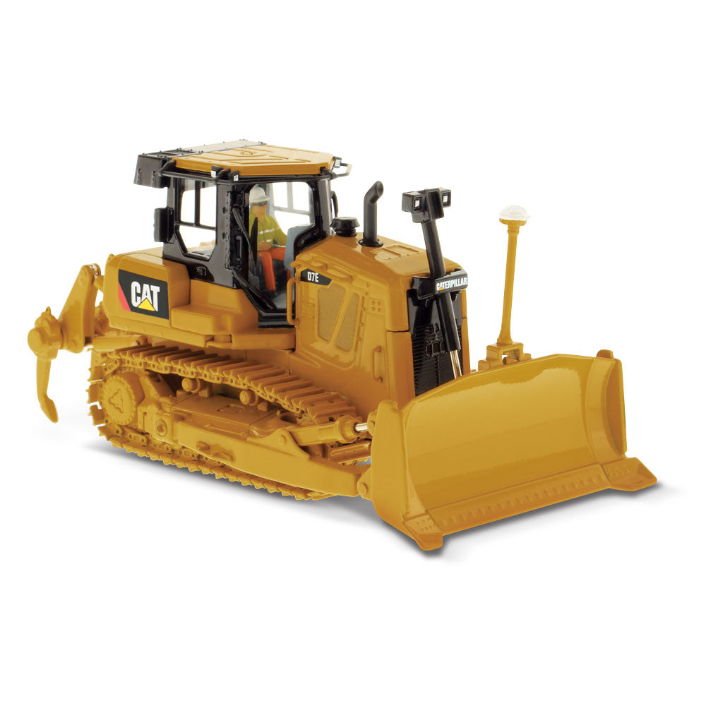 Diecast Masters 85224c cat d7e track type tractor 1:50 1