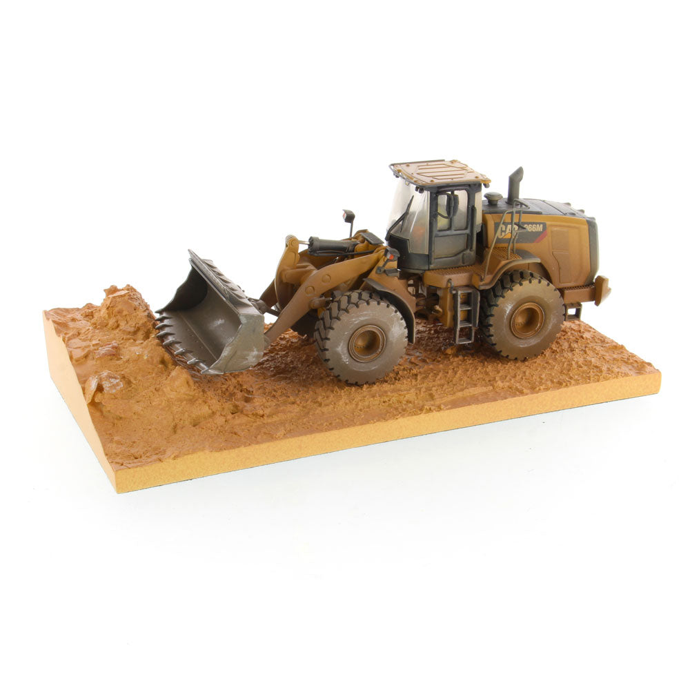 Diecast Masters 85703 cat 966m radlader gealtert 1:50 1