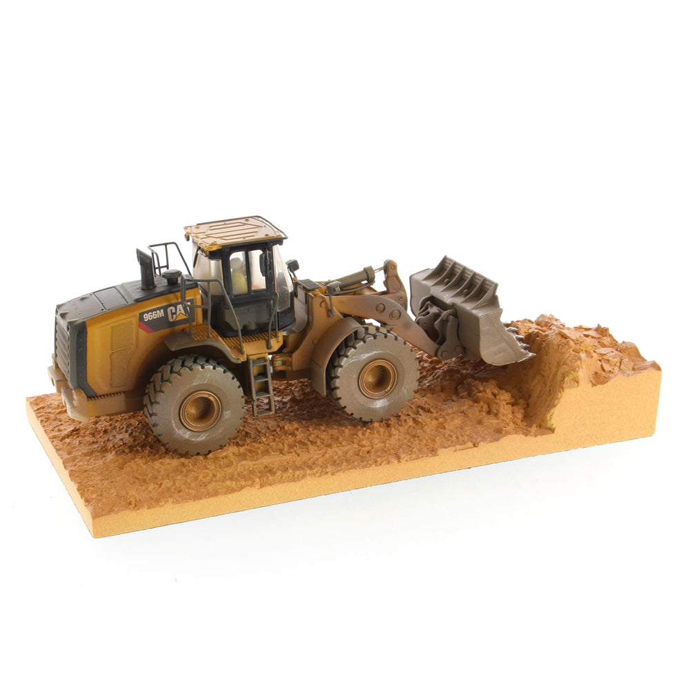 Diecast Masters 85703 cat 966m radlader gealtert 1:50 2