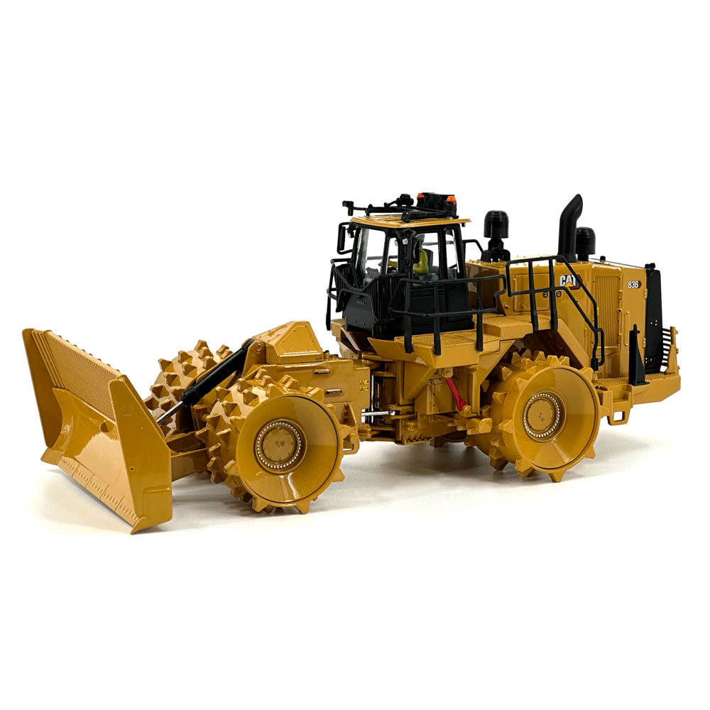 Diecast Masters 85763 cat 836 landfill compactor 1:50 1
