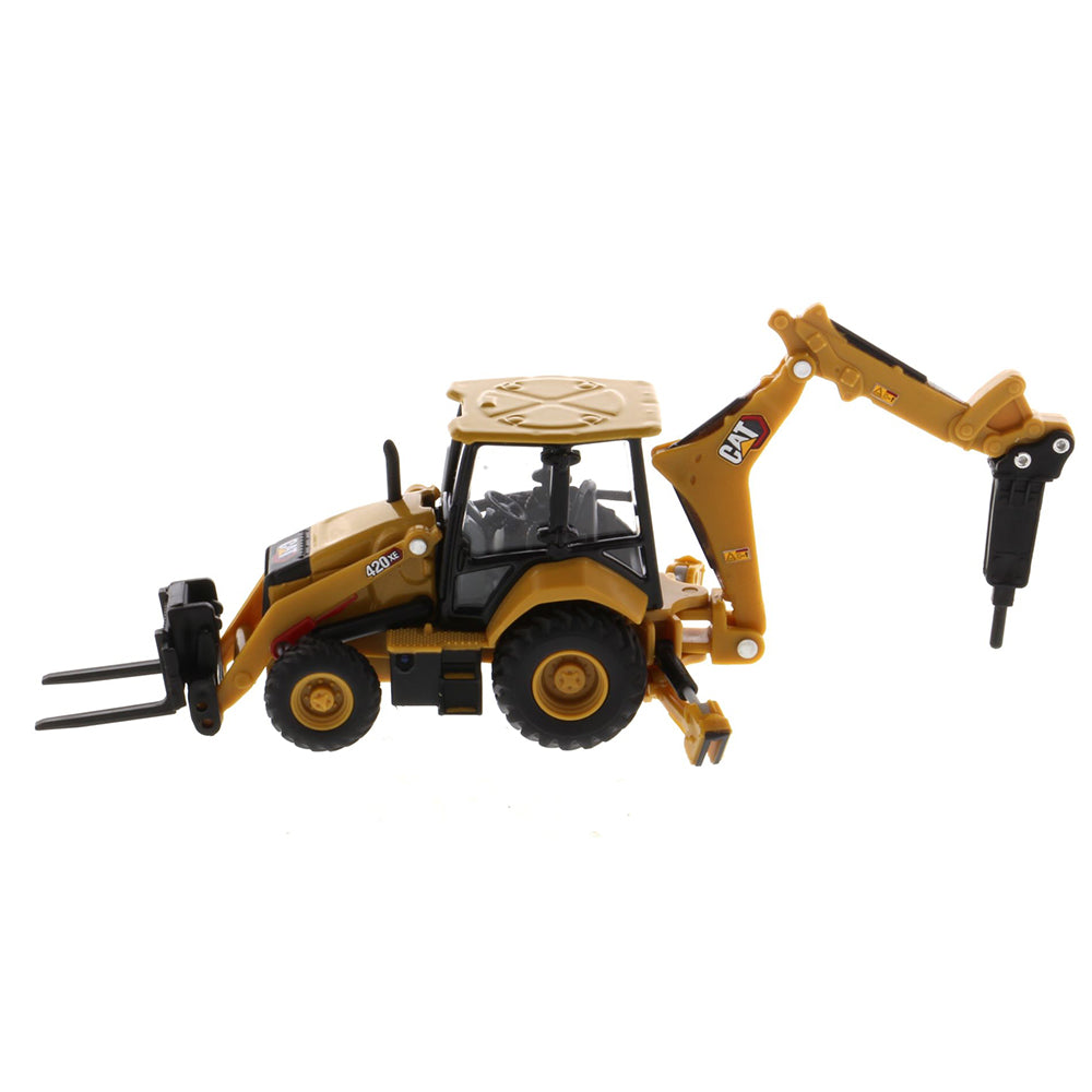 キャタピラー建機　CAT 420D IT バケットローダー　1/50 Diecast Masters 85765 Cat 420 XE Side Loader with Tools 1:64