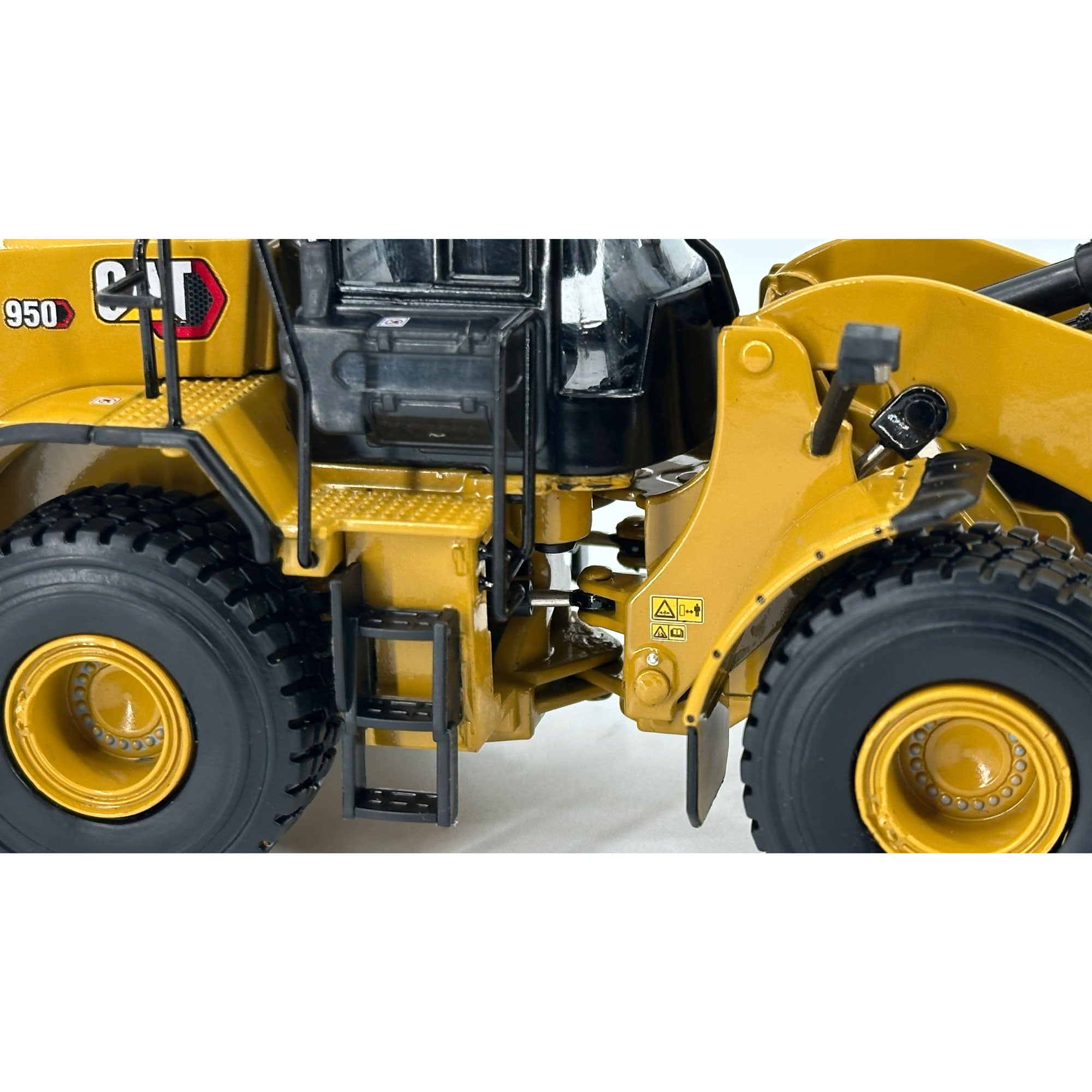 Diecast Masters 85770 Cat 950 Wheel Loader 1:50 – DieCastEurope