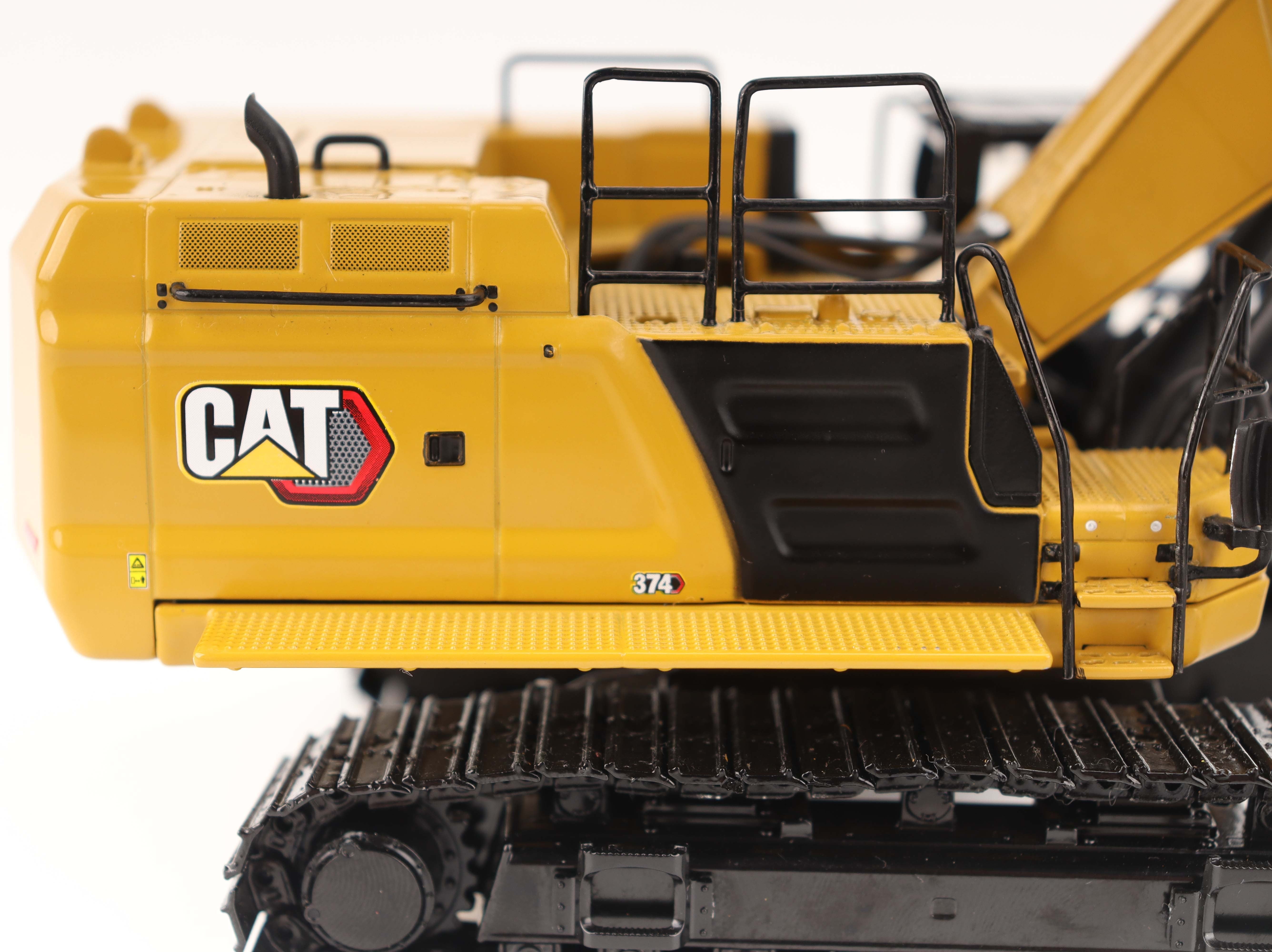Cat 374 Excavator 1:50 – DieCastEurope