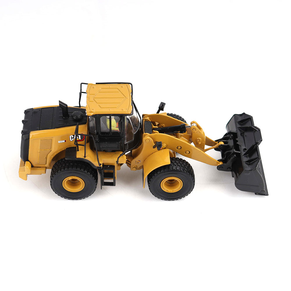 Diecast Masters 85914 Cat 950M Wheel Loader 1:50 – DieCastEurope
