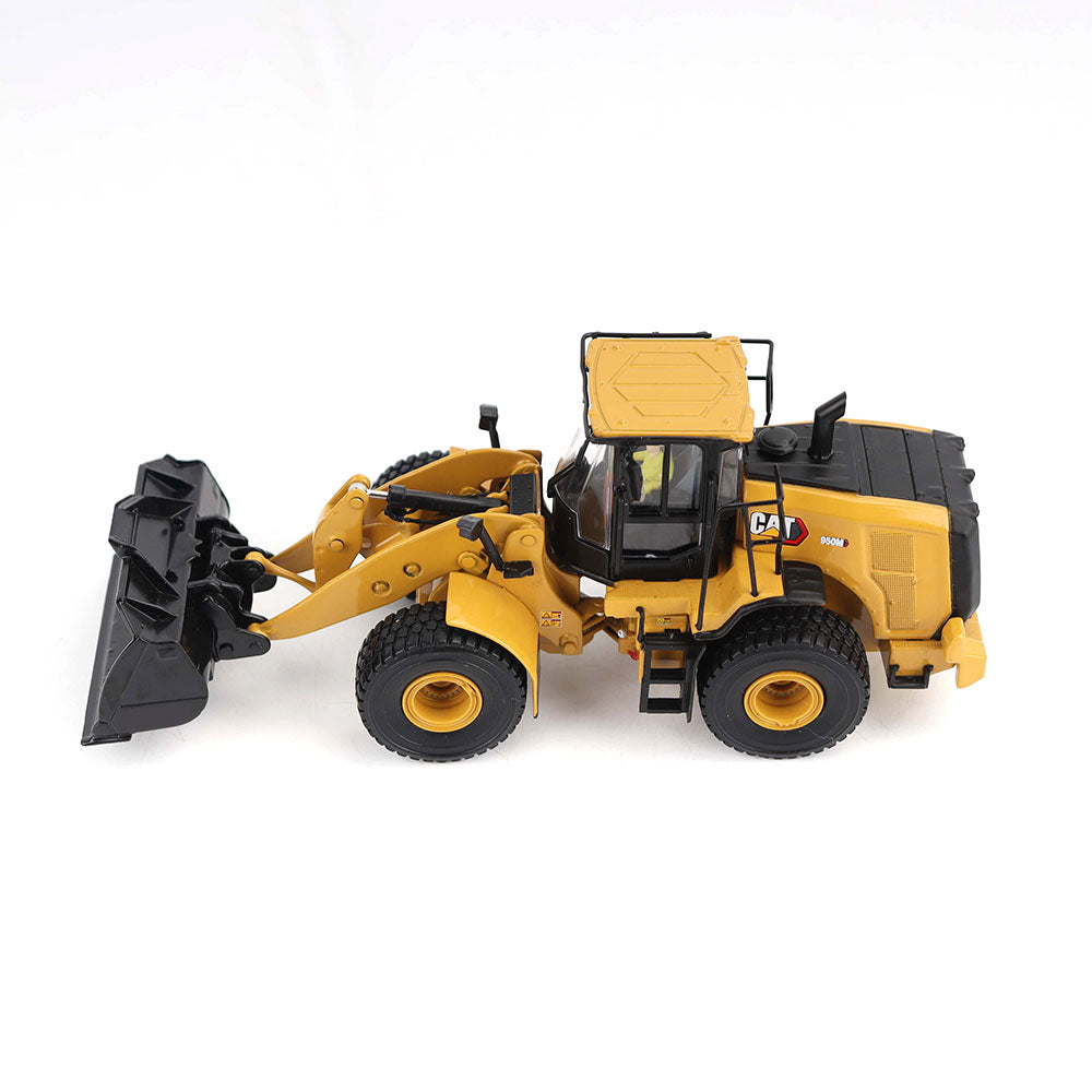 Diecast Masters 85914 Cat 950M Wheel Loader 1:50 – DieCastEurope