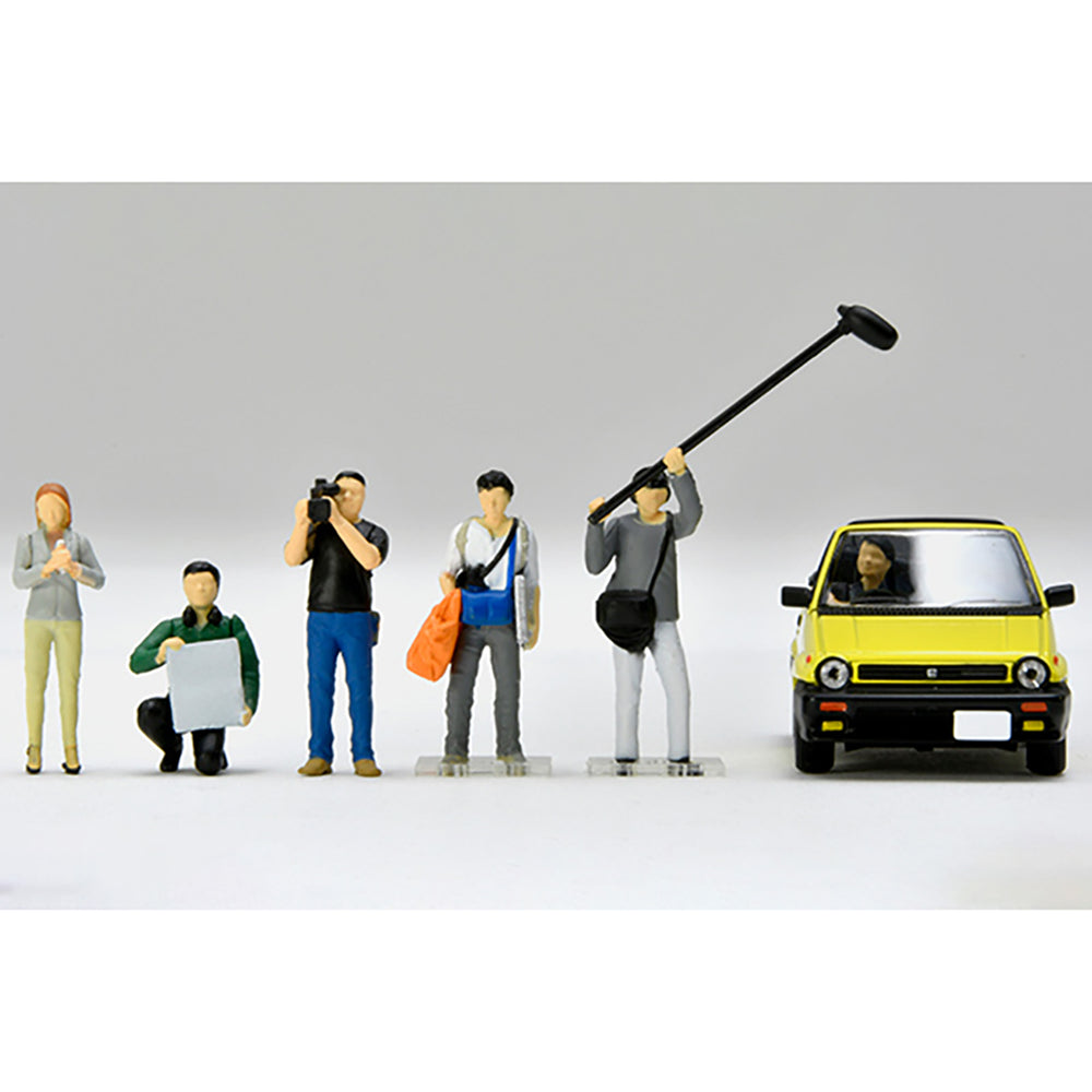 
                  
                    Tomica Diocolle64 #CarSnap 11b Diorama Fernsehteam & Honda City Cabrio 1:64
                  
                