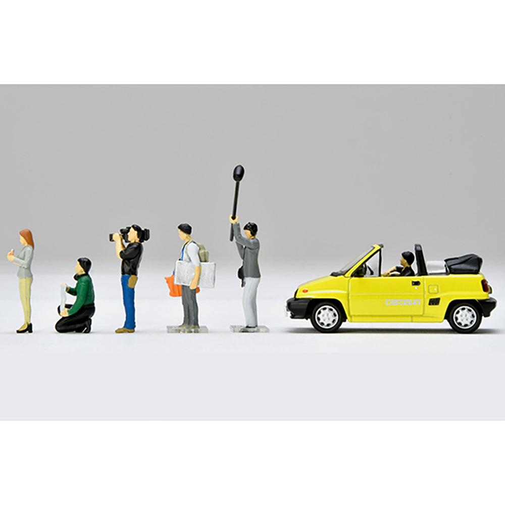 
                  
                    Tomica Diocolle64 #CarSnap 11b Diorama Fernsehteam & Honda City Cabrio 1:64
                  
                