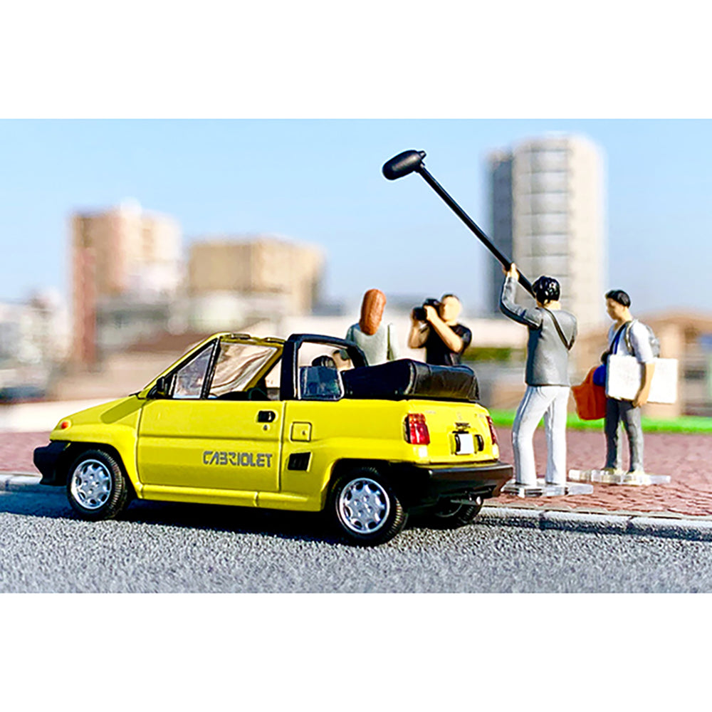 
                  
                    Tomica Diocolle64 #CarSnap 11b Diorama Fernsehteam & Honda City Cabrio 1:64
                  
                