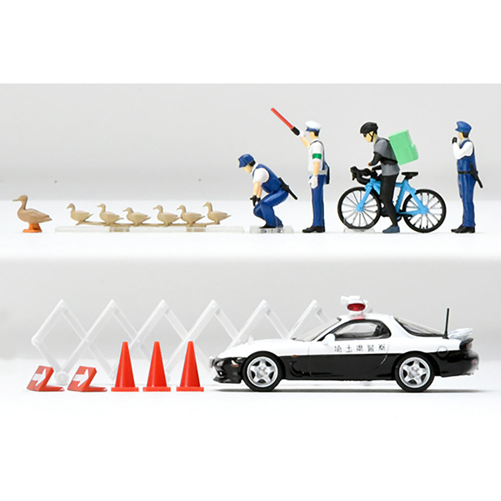 
                  
                    Tomica Diocolle64 #CarSnap 16b Diorama Polizeiszene & Mazda RX-7 Polizei 1:64
                  
                