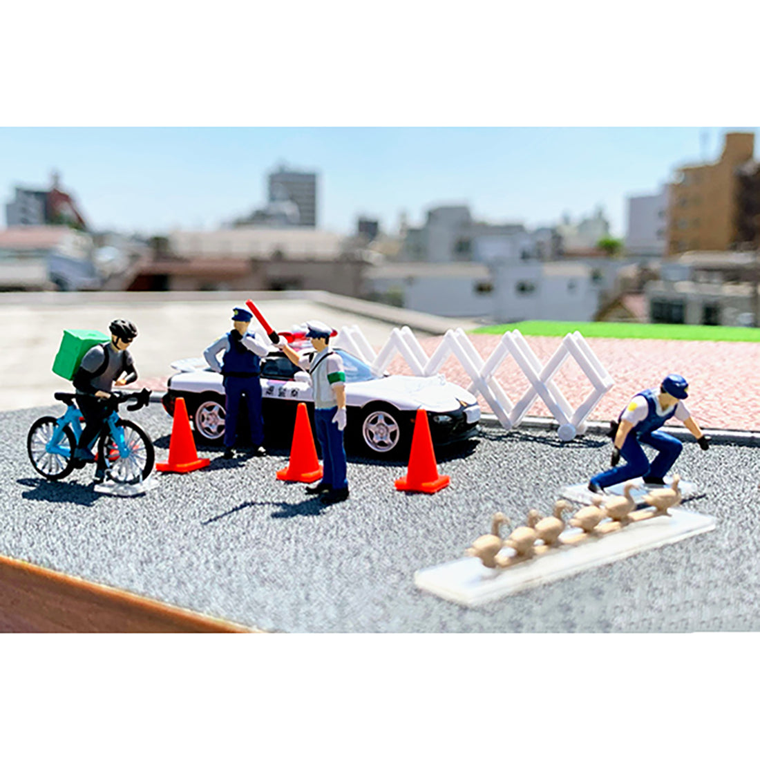 Tomica Diocolle64 #CarSnap 16b Diorama Polizeiszene & Mazda RX-7 Polizei 1:64