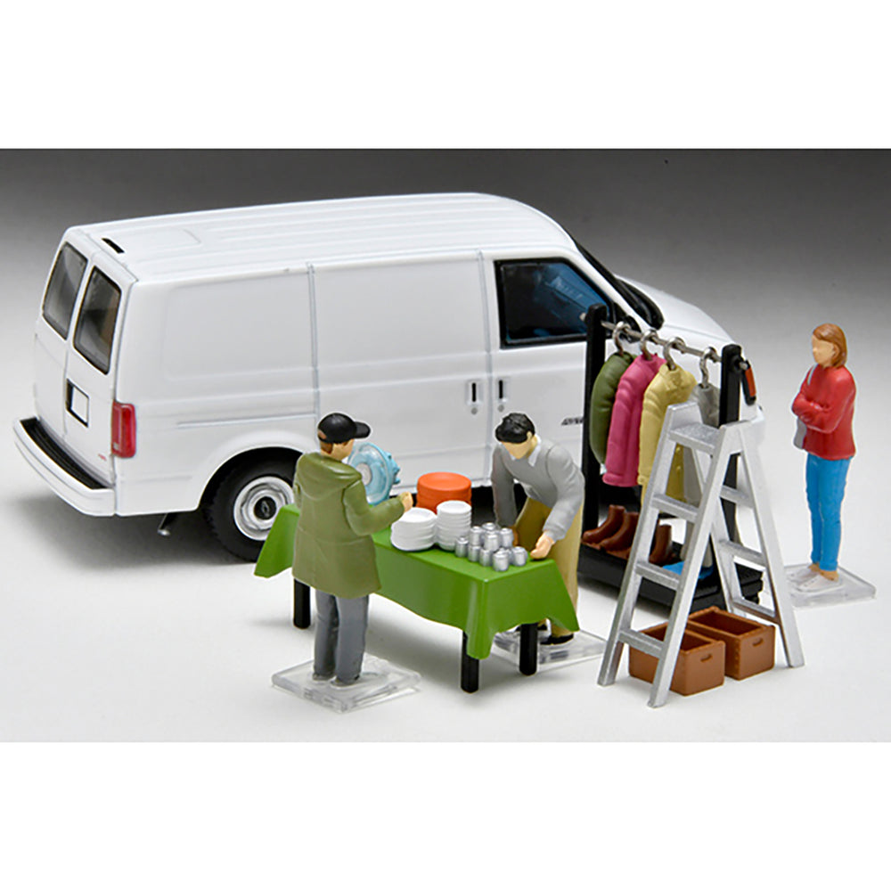 
                  
                    Tomica Diocolle64 #CarSnap 26a Diorama Flohmarkt & Chevrolet Astro Van 1:64
                  
                