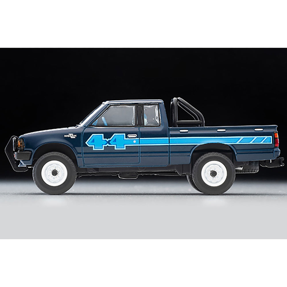 
                  
                    Tomica Limited Vintage Neo LV-N321b Nissan Truck 4X4 King Cab Nord Amerika Version 1:64
                  
                