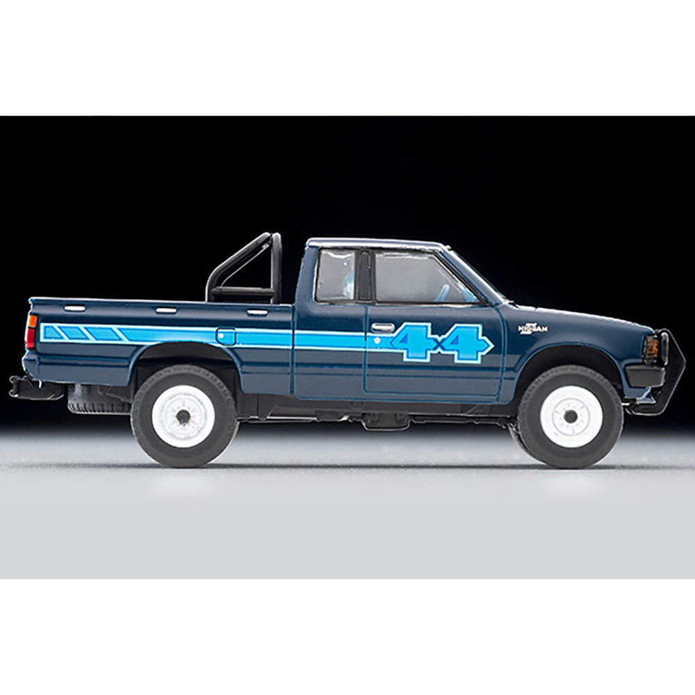 
                  
                    Tomica Limited Vintage Neo LV-N321b Nissan Truck 4X4 King Cab Nord Amerika Version 1:64
                  
                