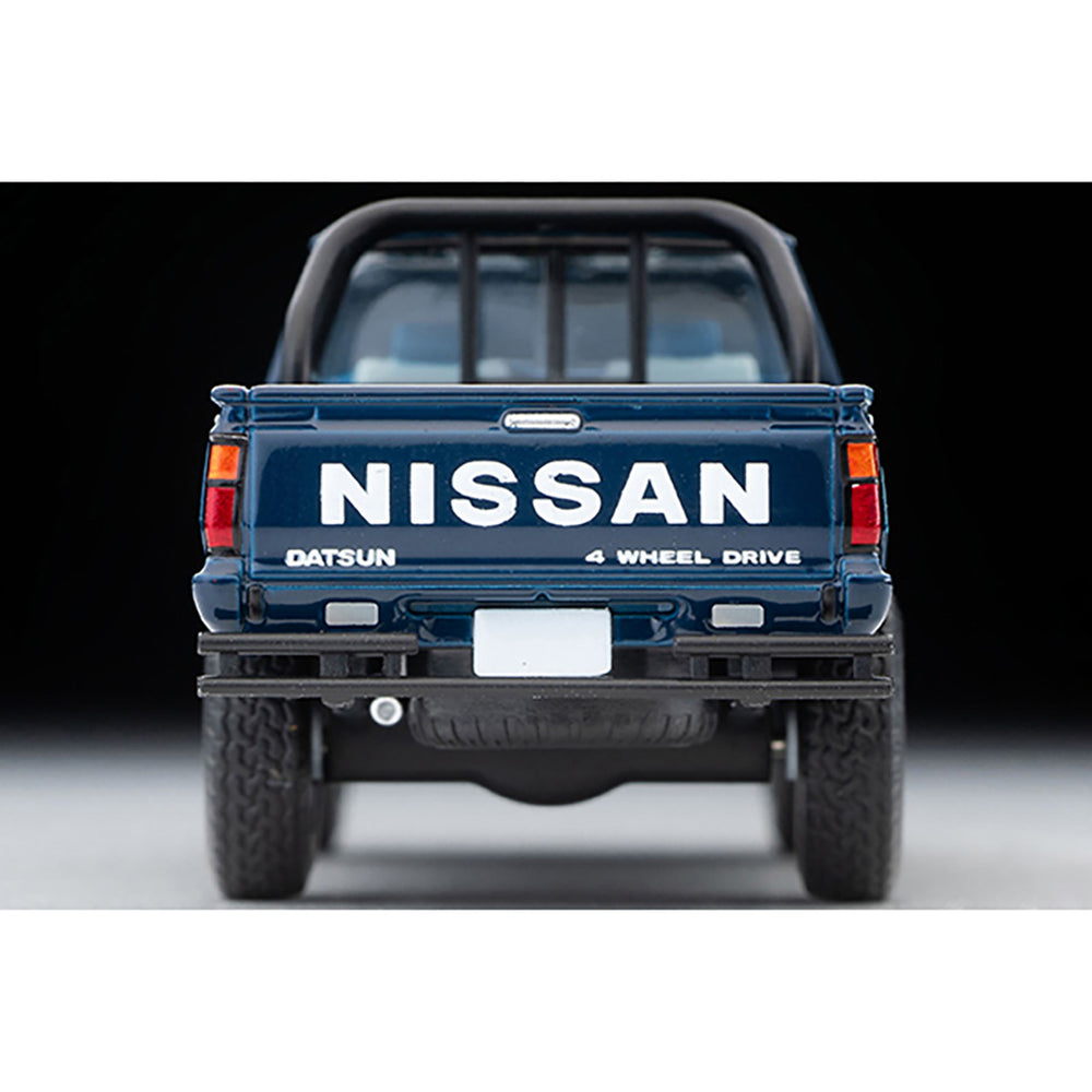 
                  
                    Tomica Limited Vintage Neo LV-N321b Nissan Truck 4X4 King Cab Nord Amerika Version 1:64
                  
                