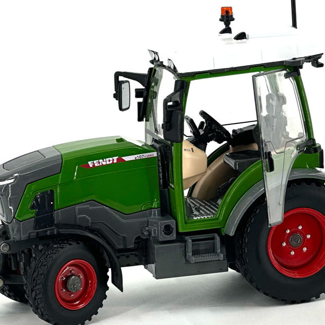 
                  
                    USK Scalemodels 10660 fendt e107 v vario traktor 1:32 5
                  
                
